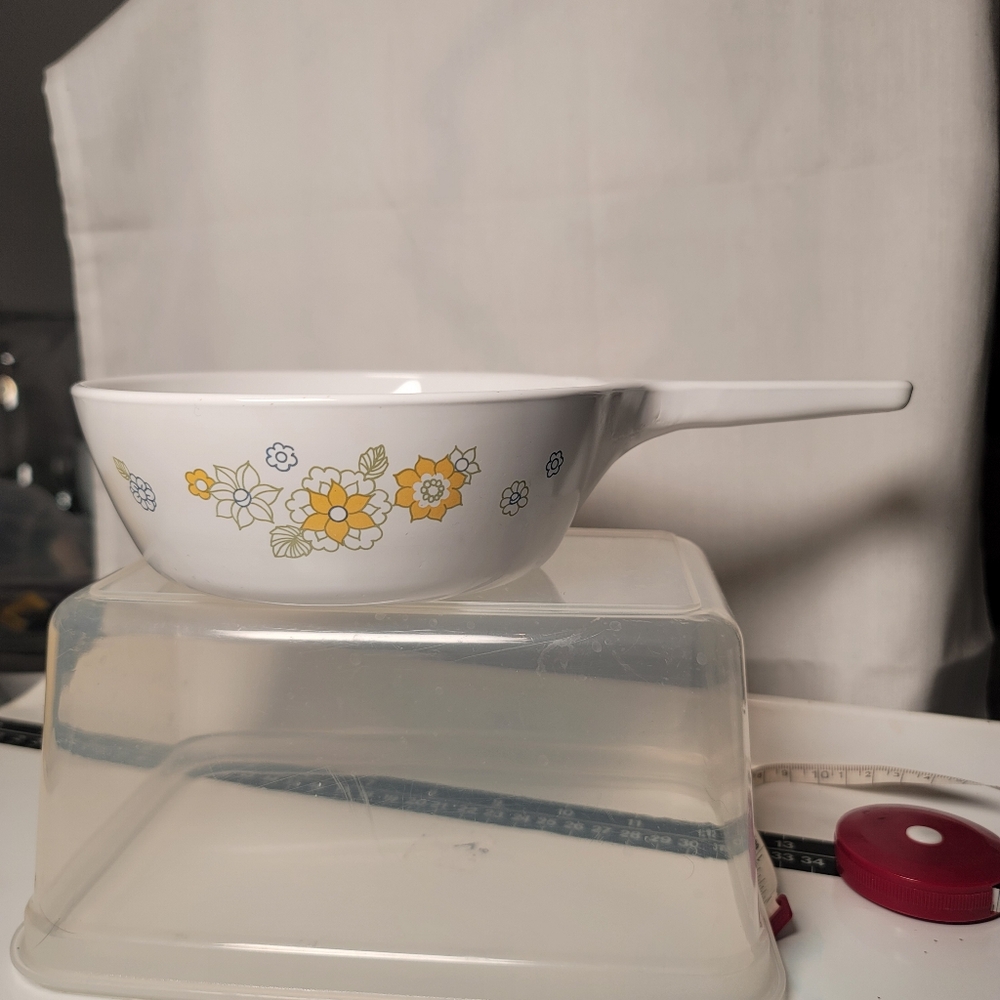VTG. Corning Ware 70's Saucepan/Skillet. (377)